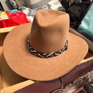 New west Bailey Hat. Never worn